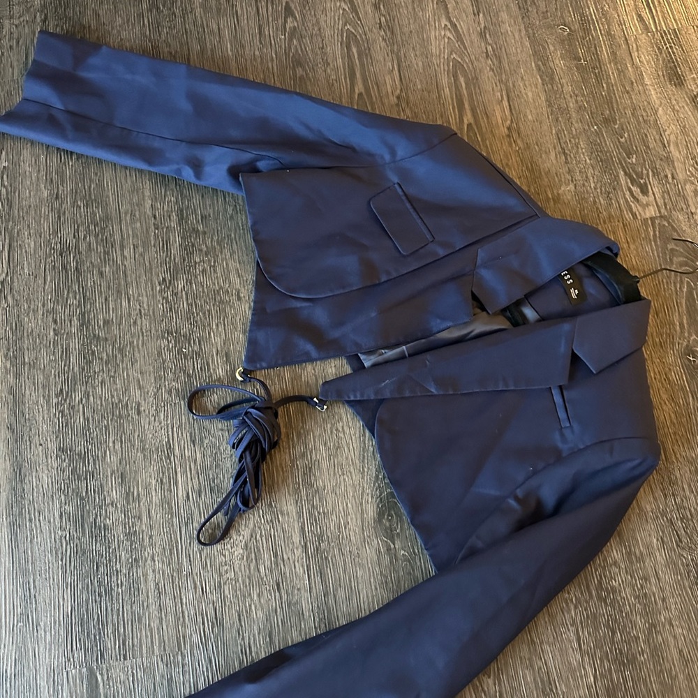 LIONESS WRAPPED CROPPED BLAZER